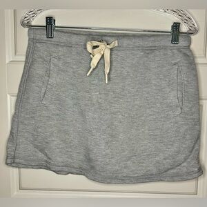 Aerie Heather Gray Skort with Cream Drawstring